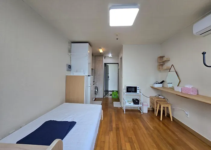 Apartamento The Nearest To Sinchon Station Line 2 - Spacious Modern Seúl