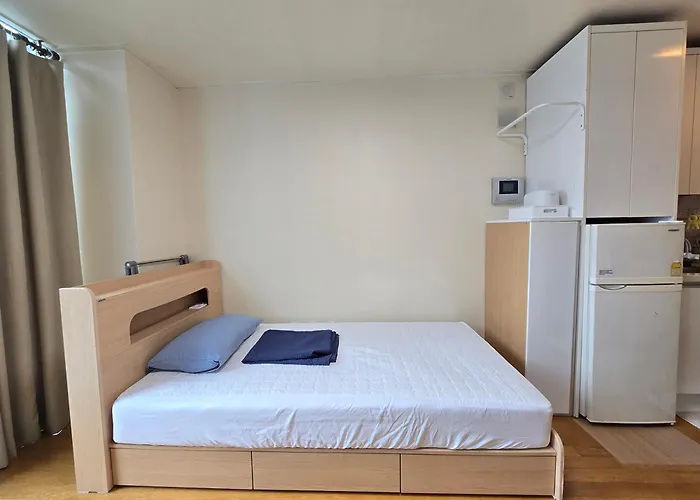The Nearest To Sinchon Station Line 2 - Spacious Modern * Seúl