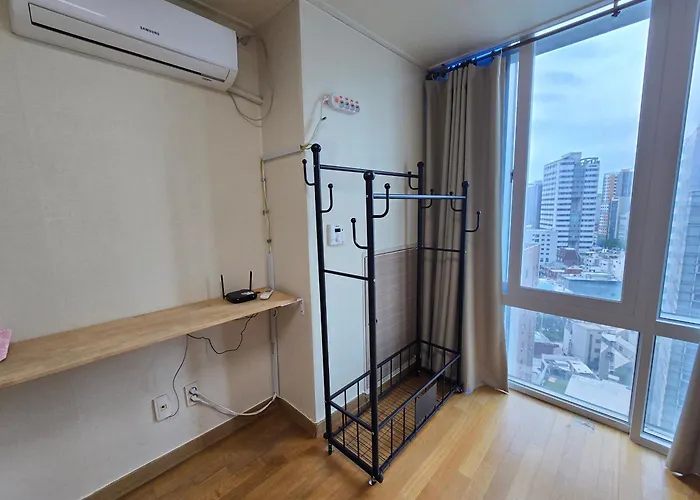 The Nearest To Sinchon Station Line 2 - Spacious Modern Apartamento Seúl