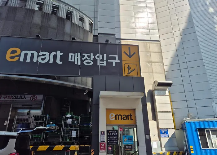 The Nearest To Sinchon Station Line 2 - Spacious Modern Apartamento *